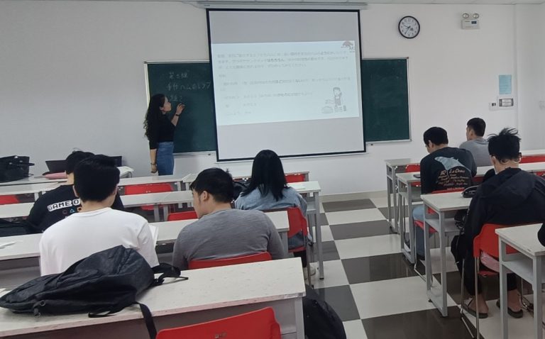 Thay đổi phương pháp dạy và học tiếng Nhật ở trường trung học phổ thông Việt Nam
