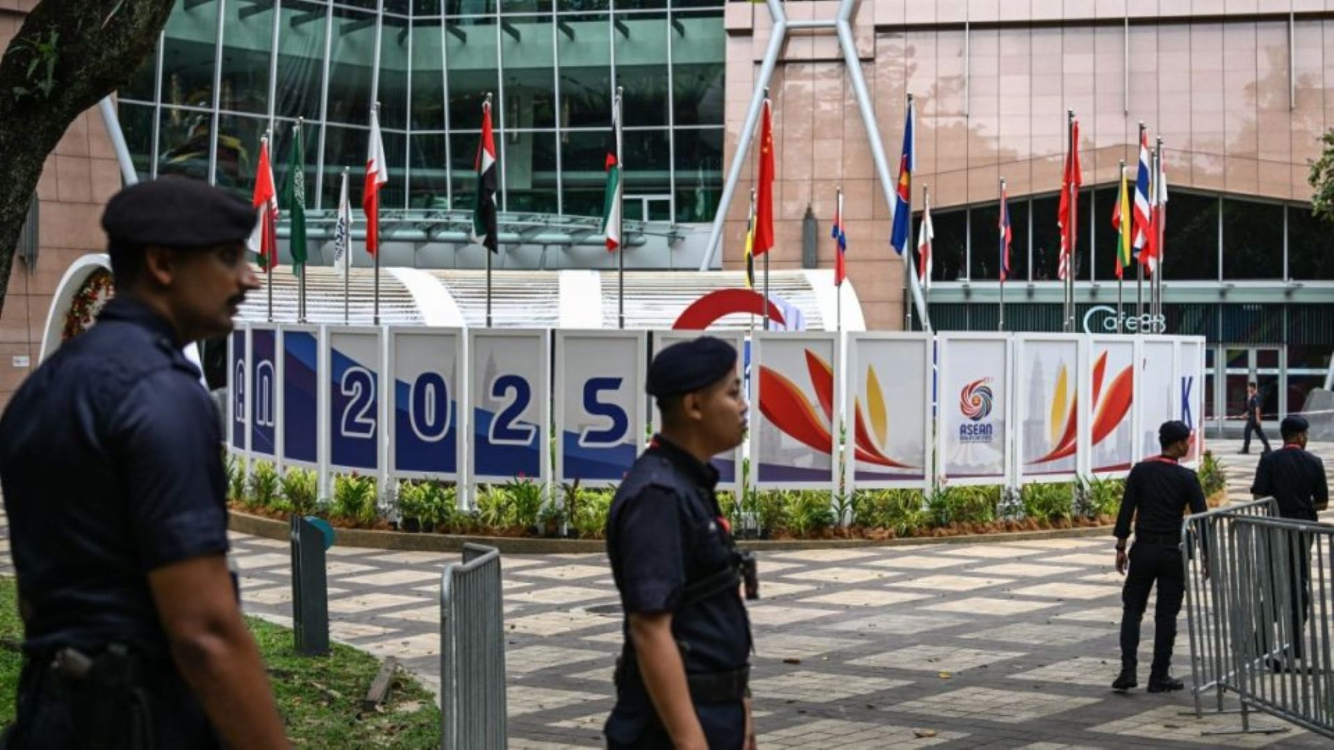 Afp Goi Các quốc gia ASEAN chuẩn bị cho thuế quan của Trump bằng các gói kích ...