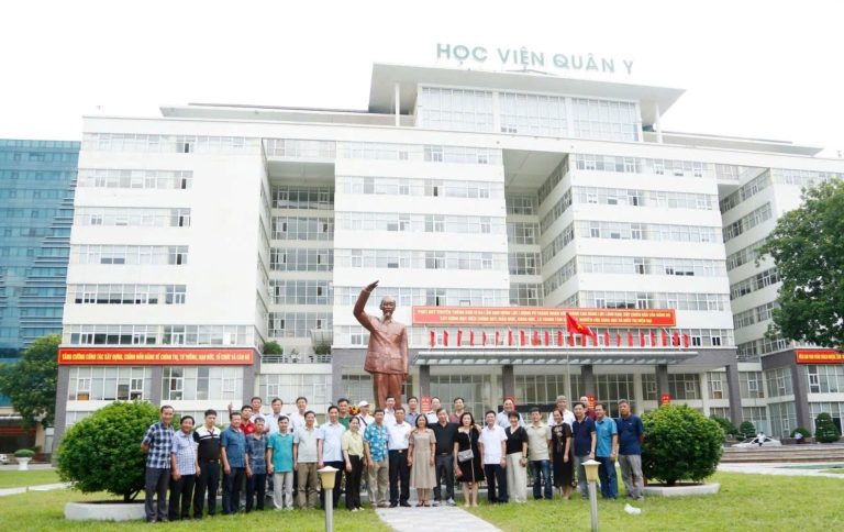 Từ lời dạy của Bác Hồ về y đức đến nền tảng của một nền y học vì Nhân dân