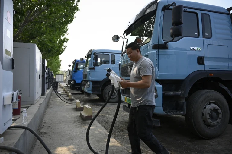 Công nghệ pin và trạm sạc đang viết lại tương lai ngành vận tải Trung Quốc