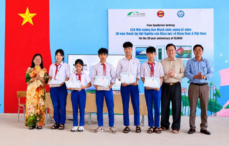 Trung tâm Phát triển Cộng đồng Bền vững hỗ trợ hơn 100 triệu đồng hỗ trợ nước sạch học đường tại Quảng Trị