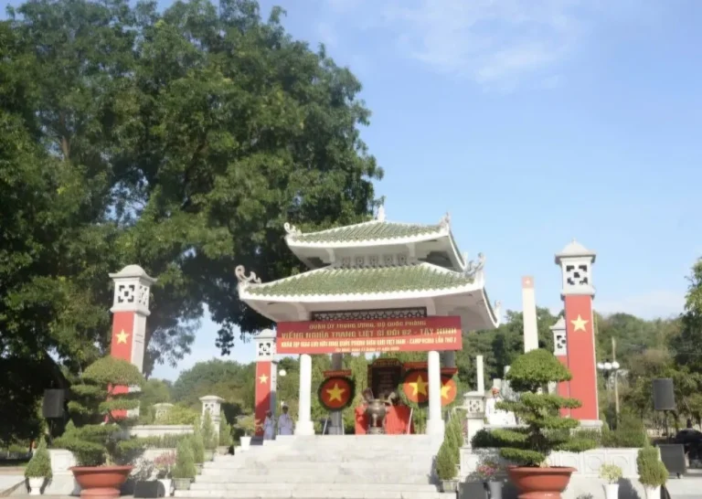  Mây trắng đồi 82