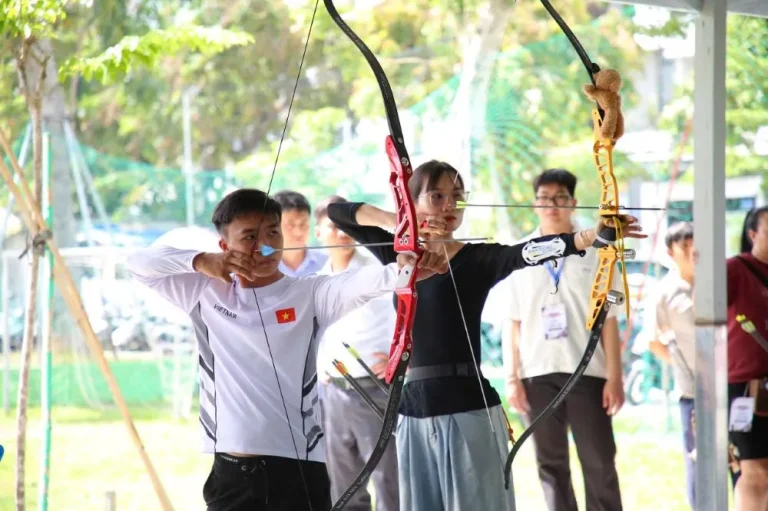 Từ một hồng tâm, hai thế hệ tìm thấy điểm chung