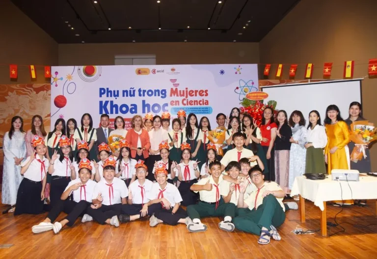 Mở cửa triển lãm đặc biệt về Phụ nữ trong Khoa học, truyền cảm hứng, niềm đam mê nghiên cứu đến cộng đồng trẻ