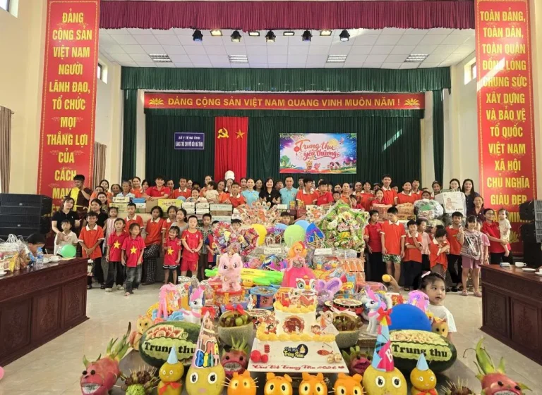 Mùa trăng cổ tích giữa đời thường: Khi tình yêu thắp sáng những nụ cười ở Làng trẻ em mồ côi Hà Tĩnh