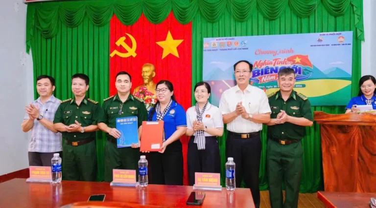 “Nghĩa tình biên giới” – Nối tình hậu phương với những người lính nơi tuyến đầu